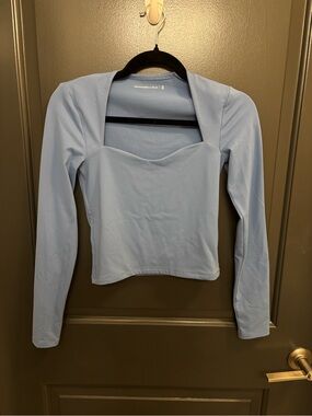 Abercrombie & Fitch Long-Sleeve Sweetheart Neck Top